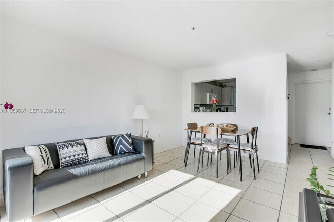 Foto del edificio - 1349 SW 3rd St