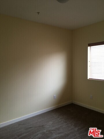 Building Photo - 11469 Moorpark St