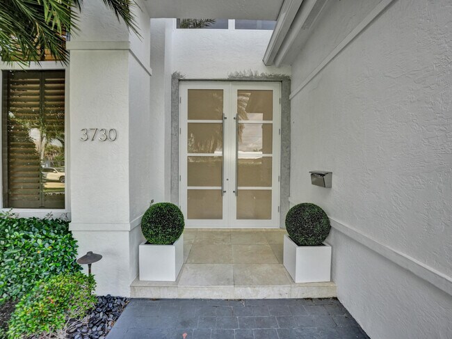 Foto del edificio - 3730 NE 27th Terrace