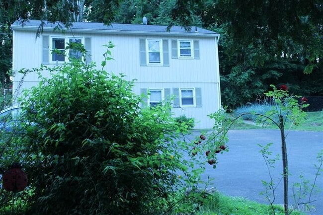 92 Oak Street, Apt.1, Brewster, NY 10509 - 92 Oak St