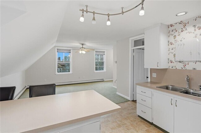 Foto del edificio - 135 Columbia Ave