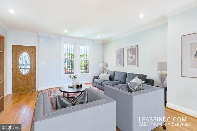 Foto del edificio - 624 Irving St NW