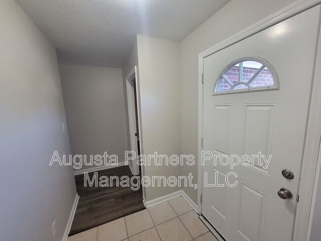 Building Photo - 119 Sunnywood Dr