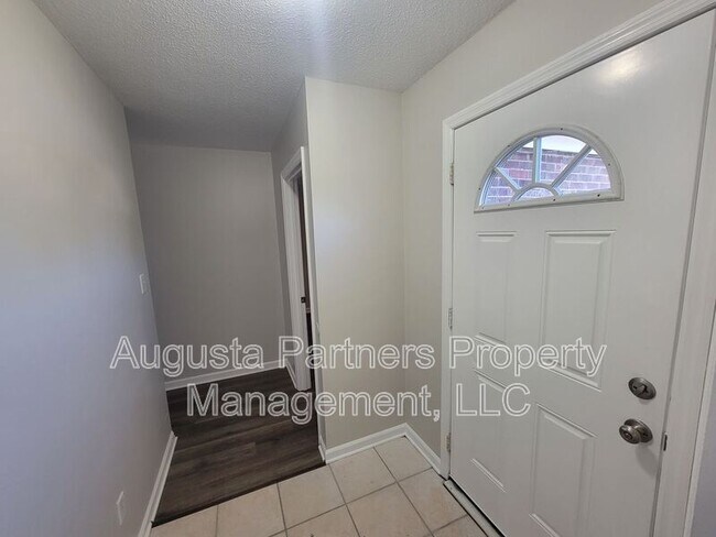 Foto del edificio - 119 Sunnywood Dr