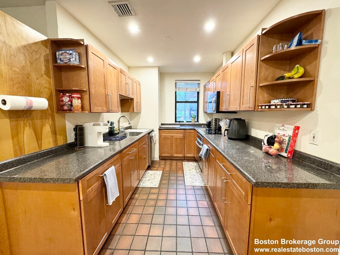 Photo - 96 Gainsborough St. #103W Fenway