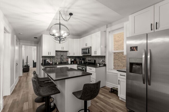 Foto del edificio - 2934 N Sawyer Ave