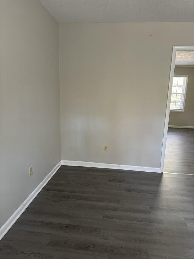 Building Photo - 144 Nottingham Dr