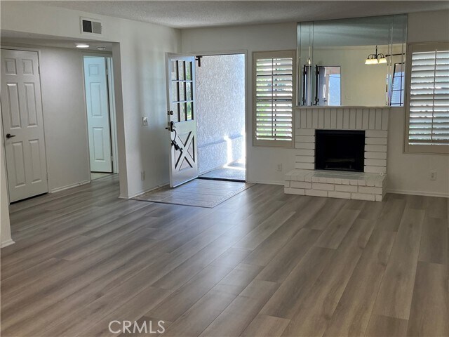 Foto del edificio - 537 S College Ave