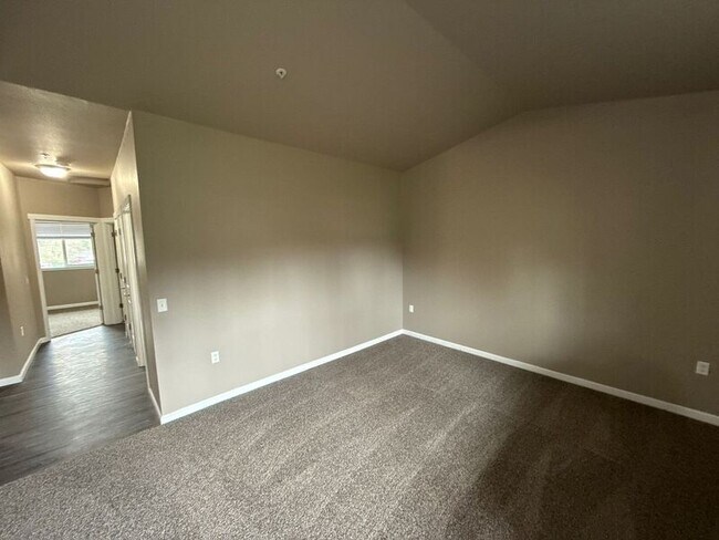 Foto del edificio - 4261 Hawthorne Ave NE