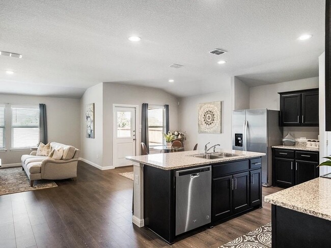 Foto del edificio - 9309 Leaping Lilly Ave