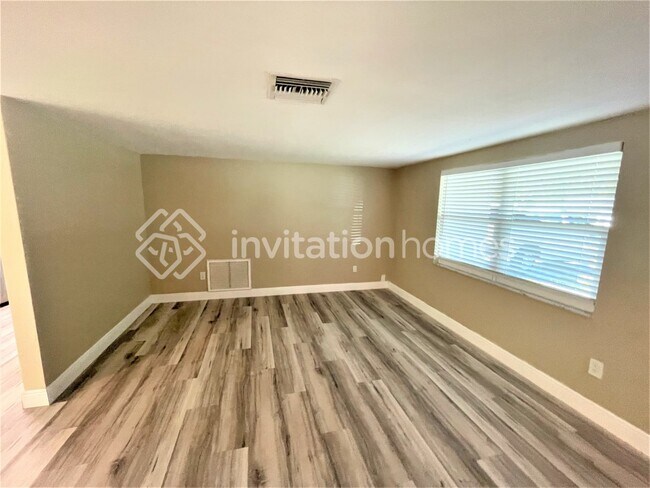 Building Photo - 7250 Magnolia Valley Dr