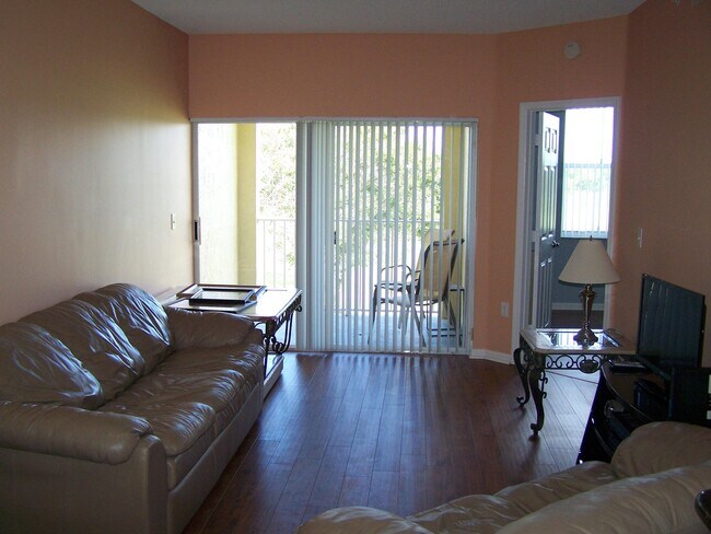 Building Photo - 2080 Greenview Shores Blvd