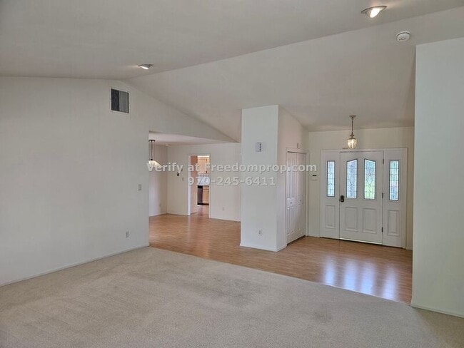 Building Photo - 2703 Crossroads Blvd