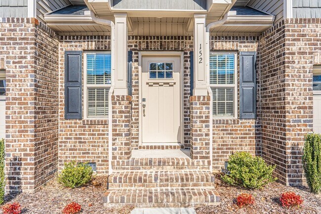 Foto del edificio - 152 Lark Dr