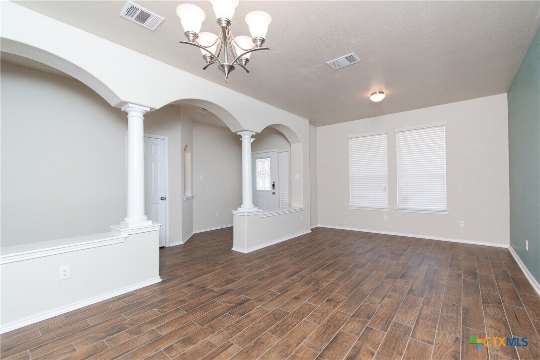 Primary Photo - 2403 Black Orchid Dr