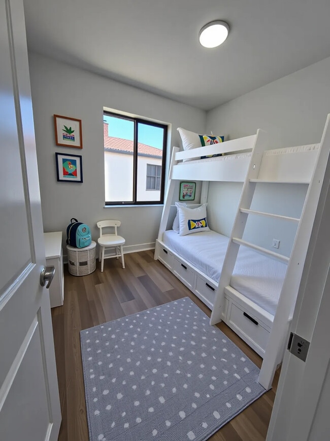 Building Photo - 1313 NW 6th Ave