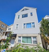Building Photo - 1140 W Barry Ave