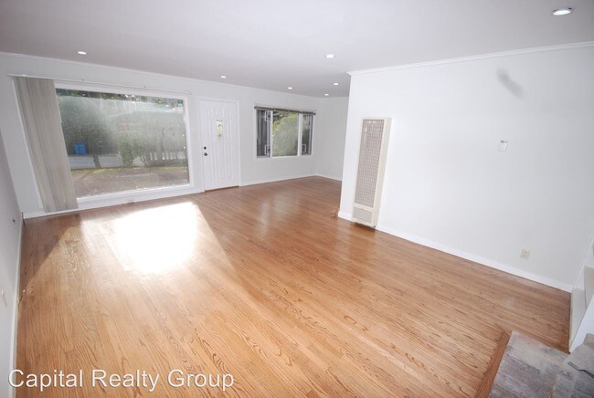 Building Photo - 42-46 Oakwood Dr