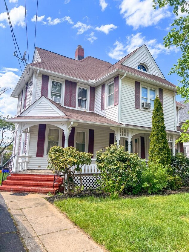 Primary Photo - 27 Hudson St