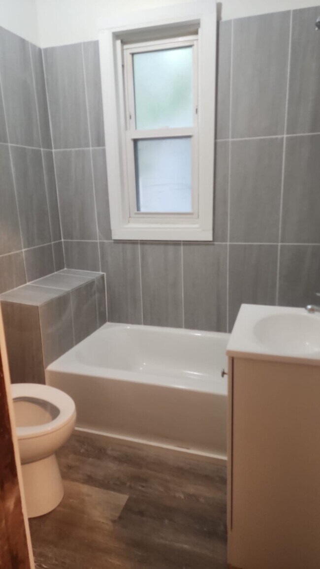 Foto del edificio - 5237-39 N 34 St