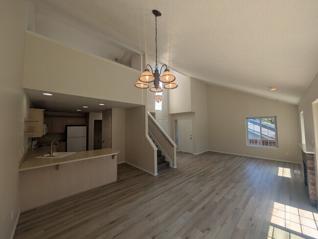 Foto del edificio - 6925 / 6927 Ridgetop Dr NE