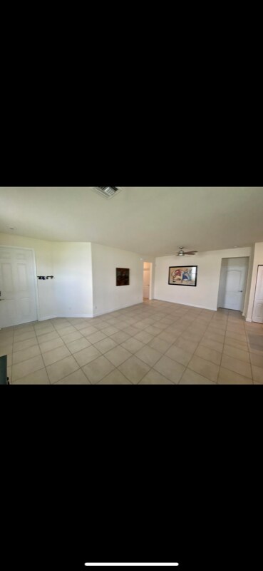 Foto del edificio - 12460 NW McGregor Ln