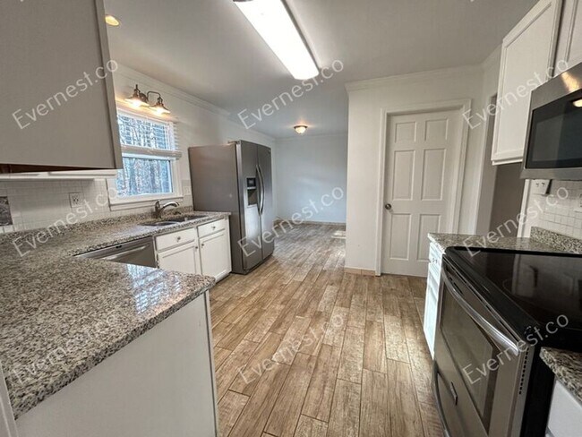 Building Photo - 405 Revere Ct