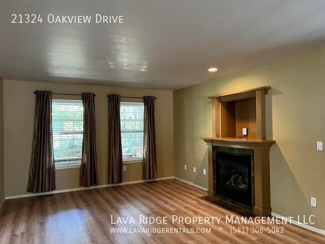 Foto del edificio - 21324 Oakview Dr