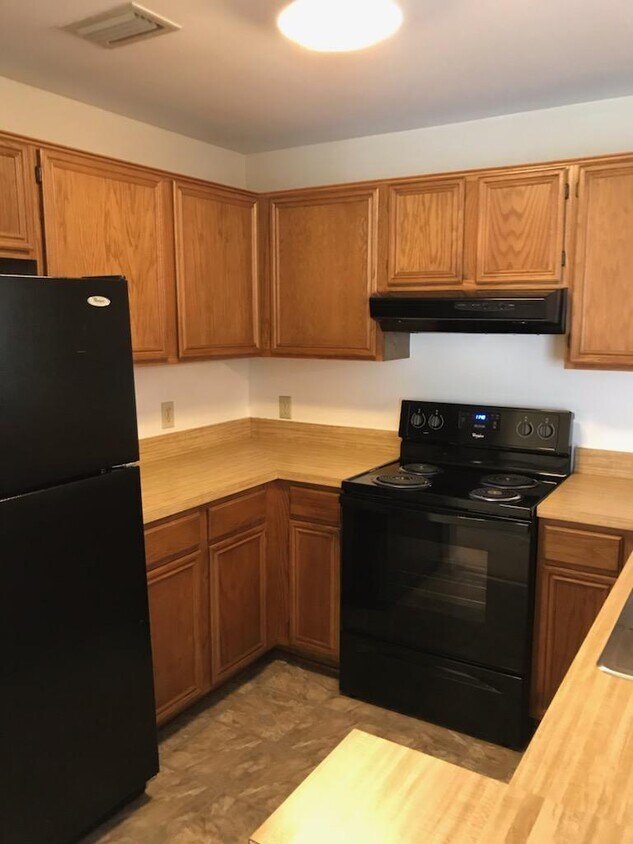 200 Grosvenor Ln Unit 102, Stafford, VA 22556 Condo for Rent in