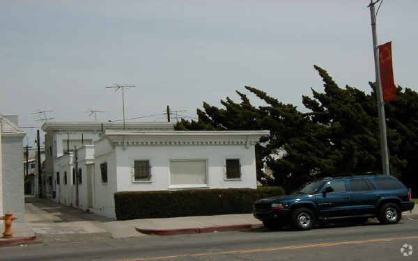 Primary Photo - 910-924 Pine Ave