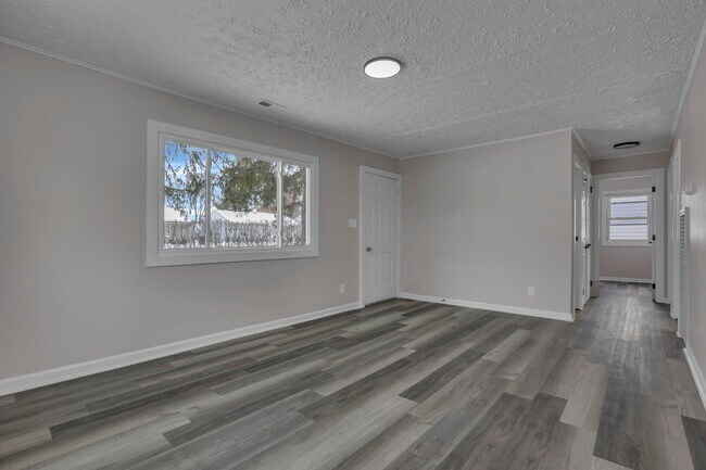 Foto del edificio - 4475 St Margaret Ln