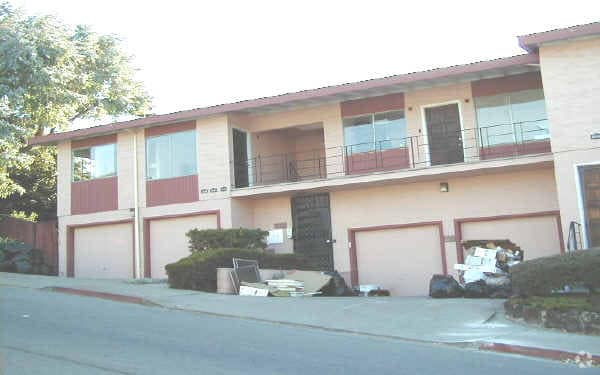 Building Photo - 1233 S 55th St