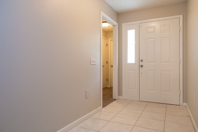 Building Photo - 411 Greenfield Rd