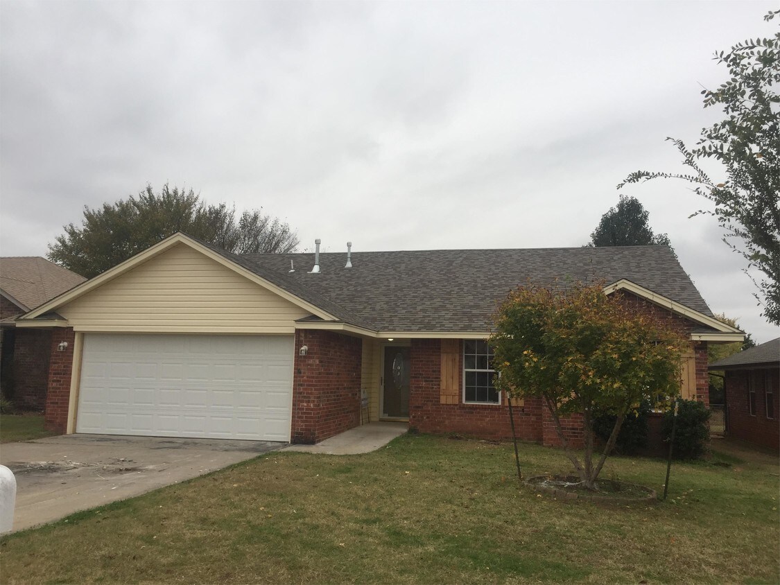 Primary Photo - 116 Greentree Dr