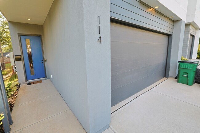 Foto del edificio - 114 Mattoon St