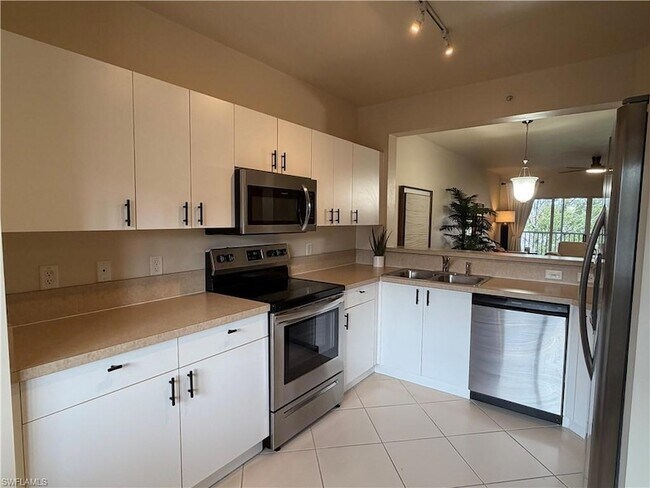 Foto del edificio - 7839 Regal Heron Cir