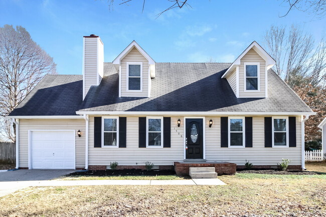 Building Photo - 1506 Ashlawn Dr