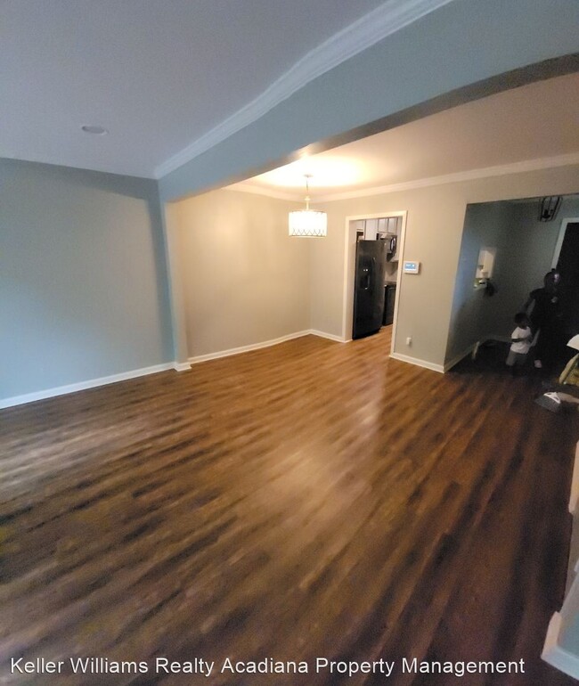 Building Photo - 3 br, 1.5 bath House - 12 Larkspur