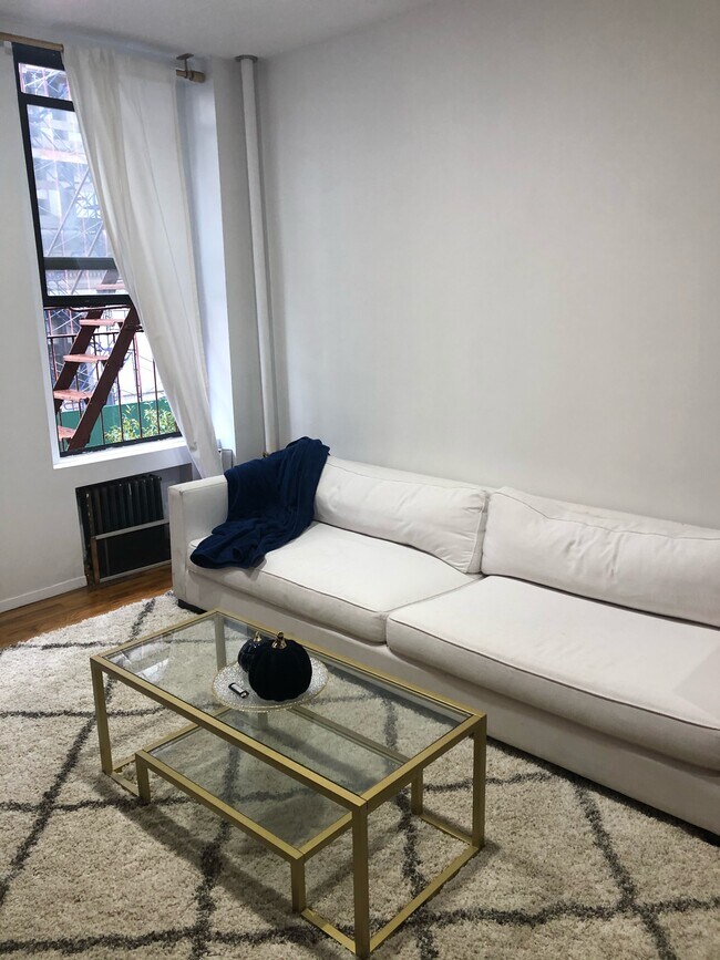 Foto del edificio - 167 Bleecker St