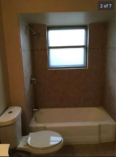 Building Photo - 213 Lake Dr