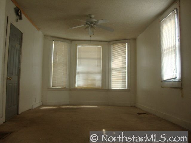 Foto del edificio - $1850 3 bedroom 2 bathroom single family h...