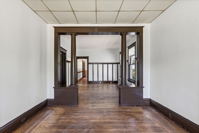 Building Photo - 320 Saratoga Ave