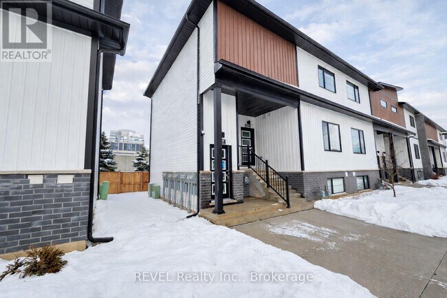 Building Photo - 4263 Fourth Ave