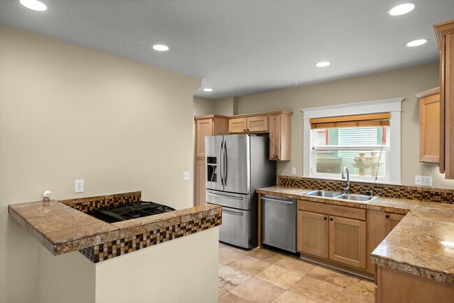Foto del edificio - URBAN UPDATED 4 Bedroom/3 Bath CRAFTSMAN S...