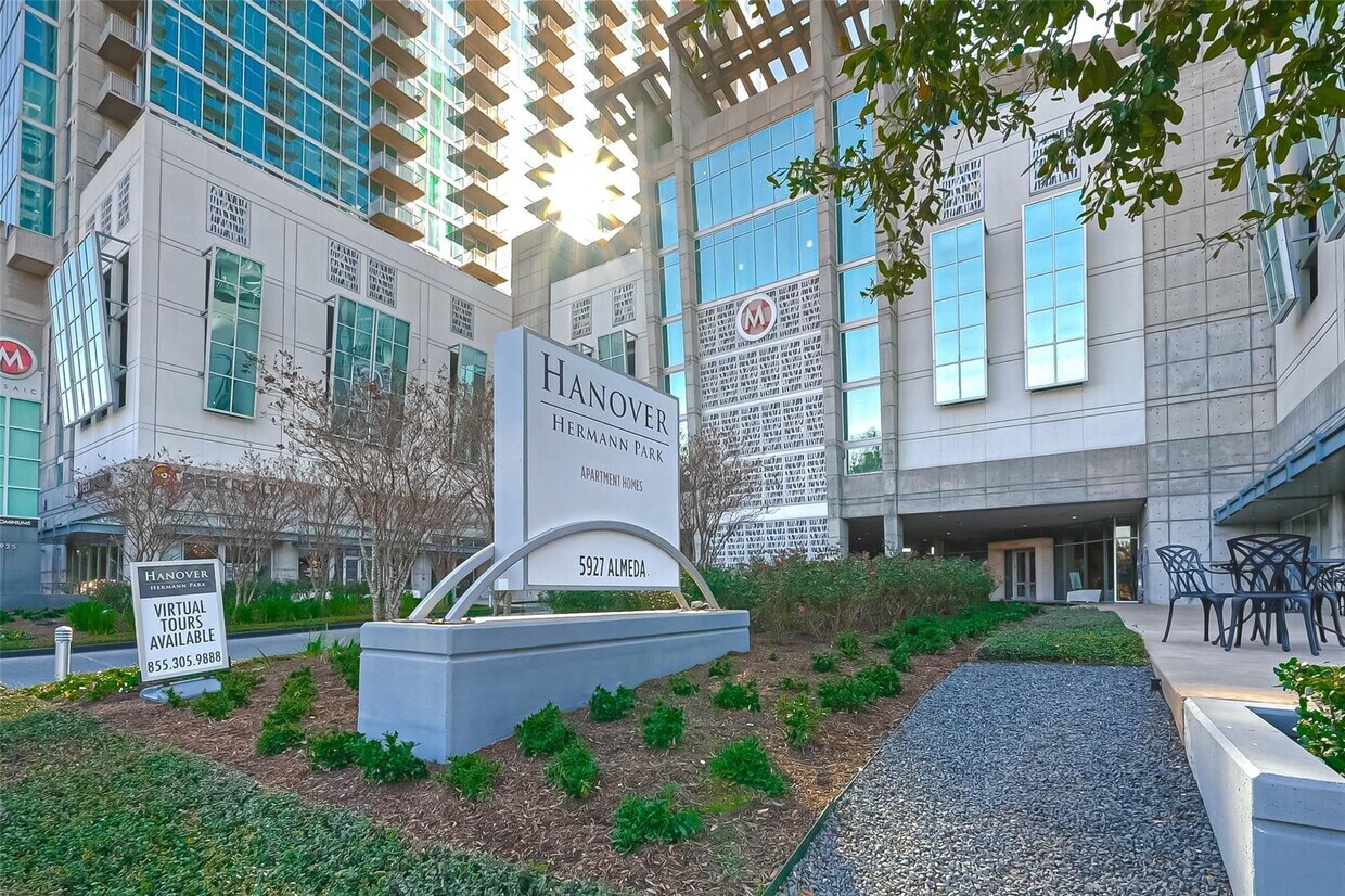 Foto principal - 5925 Almeda Rd
