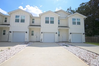 Building Photo - 8686 Meadow Flower Ln