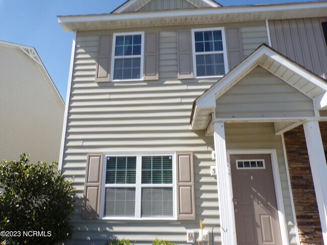 Foto del edificio - 513 Oyster Rock Ln