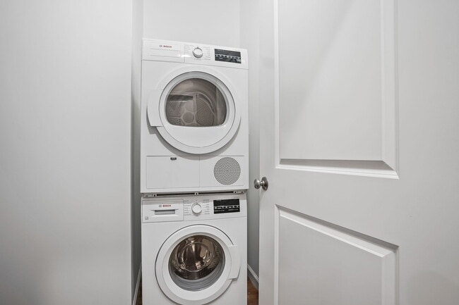 IN UNIT WASHER/DRYER - Bridge Street Commons