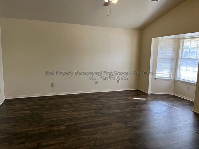 Foto del edificio - 3509 Price Cir