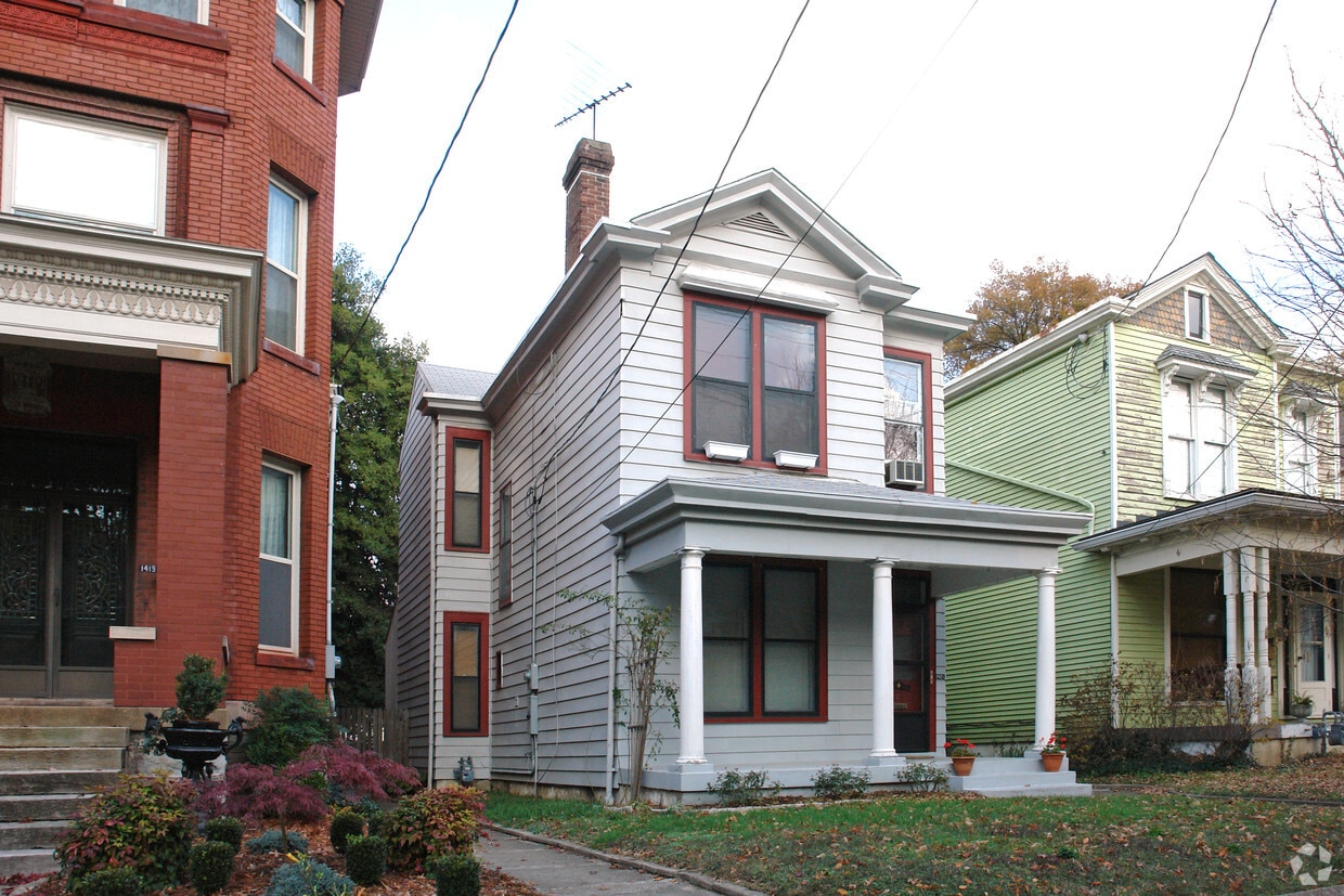 Primary Photo - 1421 Highland Ave